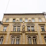 Maximilian Home Budapest