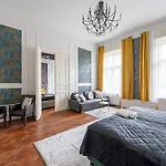 Majestic Central Residence On The Joseph Boulevard