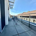 Central Apartment Budapest ~ Roof Terrace/Ac/Indoor Parking