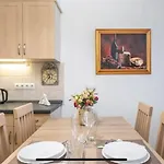Buda Gem Apartment With Parking