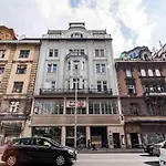 Spacious Apartment In The Central