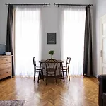 Standard Apartment By Hi5 - Charming Studio