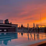 Royal Studio In The Center With Free Parking!