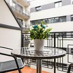 Royal Studio In The Center With Free Parking!