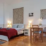 Astoria Apartment
