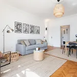 Neo Rooftop Home With Ac