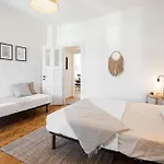 Neo Rooftop Home With Ac