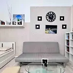 Urban Escape-Cozy Studio In City Center