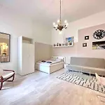 Urban Escape-Cozy Studio In City Center
