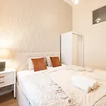 Cozy Boulevard Apartment In The Heart Of Budapest