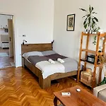 Domos Buda Castle Balcony Apartment
