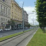 Luxury Apartment Near Astoria With Ac