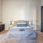 Luxurious & Spacious Central Apartment In The Kertesz Street