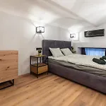 Parliament Dream Apartment!