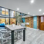 City Center Loft Haven: Modern Elegance