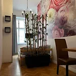 Spring Roses Downtown Boutique Hotel 2
