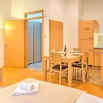 Central Downtown Apartments