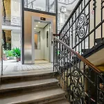 Charming Downtown Apartment