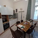 Palace2 Apartment