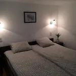 Central King Apartment