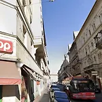 Studio Central Pest Dessewffy Street