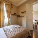 Warm & Cozy Central Home By Anna