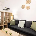Central Comfy Studio Easy Parking