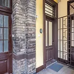 Splendid Perfectly Located Flat With Sauna