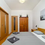 Basilica Apartment In Heart Of City