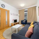 Basilica Apartment In Heart Of City