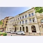 Downtown Budapest 5 Bedrooms 4 Bathrooms Raday Stretches