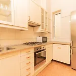Cozy Apartment In The Heart Of Budapest, 5 Bedrooms