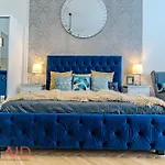 Blue Fountain Design Apartment - Hostaid