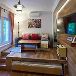 Giselle Apartment