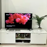 Green Glam Studio With Gallery