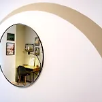 Design Apartment Near City Park With Free Parking