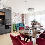Penthouse Three Bedrooms, Three Balconies Apartment With Free Parking In Kiraly Street