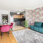 Penthouse Three Bedrooms, Three Balconies Apartment With Free Parking In Kiraly Street