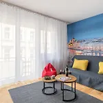 Newly Renovated!!! - Modern Apartment 10 Minutes From The Grand Boulevard