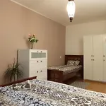 Maharaja Buda Villa Apartment - Private Parking And Garden