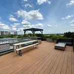 Leo Residence
