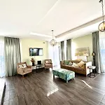 Leo Residence