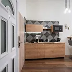 Brody 46 Boutique Rooms