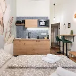 Brody 46 Boutique Rooms