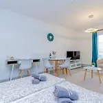Riverside Apartment With Ac