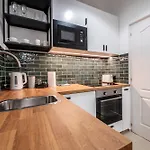 V531 Elitehost Voeroesmarty Apartment