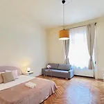 Hogyes Endre Apartment