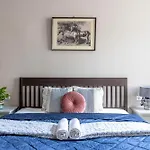 Charming Central Dream Home & Retreat By Prestige Homes