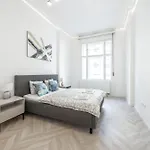Classy & Cozy Dream Home In The Center Of Budapest