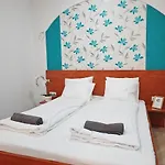 Seasons Design Rooms Budapest